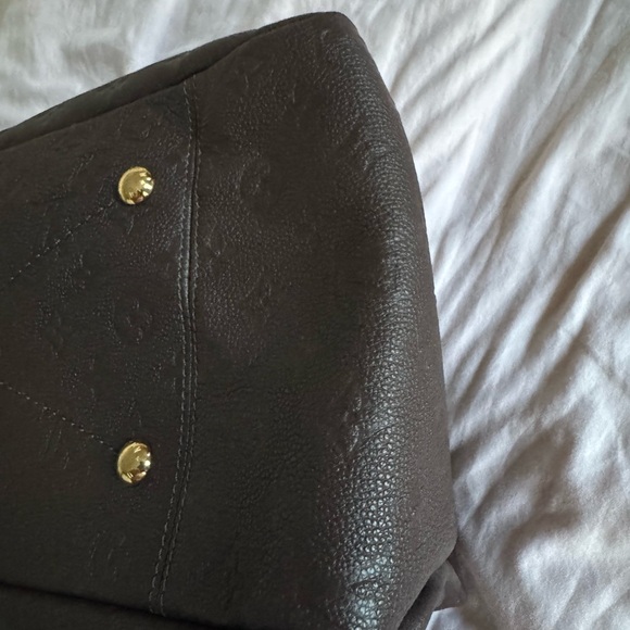 Artsy MM Louis Vuitton  - barely used , comes with box - Picture 7 of 12